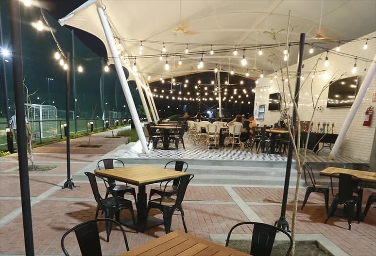 The Spot - área social del Santa María Country Club, Panamá